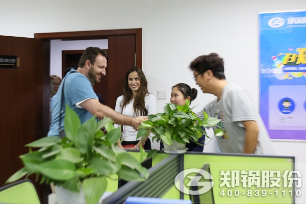 美国经销商来访尊龙集团股份实地考察