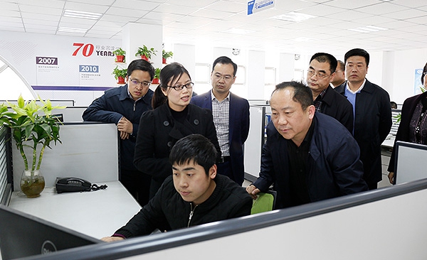 河北省工信厅厅长龚晓峰一行莅临尊龙集团股份考察指导事情